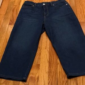 Gloria Vanderbilt~Slimming Capris 🌻